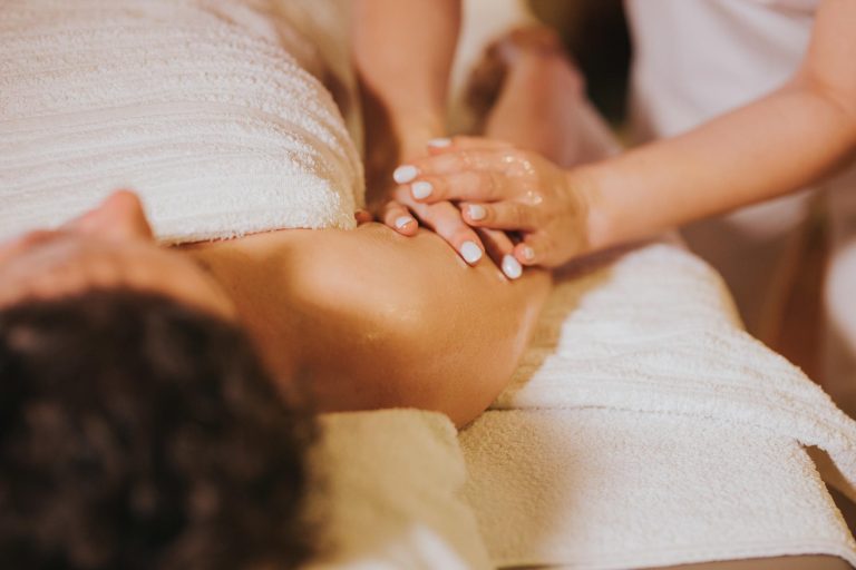 Prostatic massge, thaï massage and happy ending