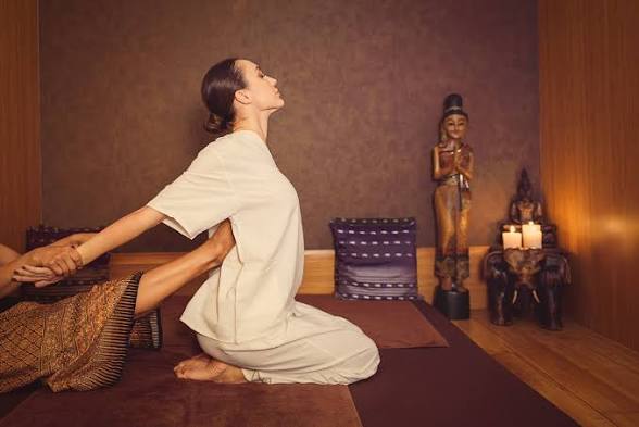 Prostatic massge, thaï massage and happy ending