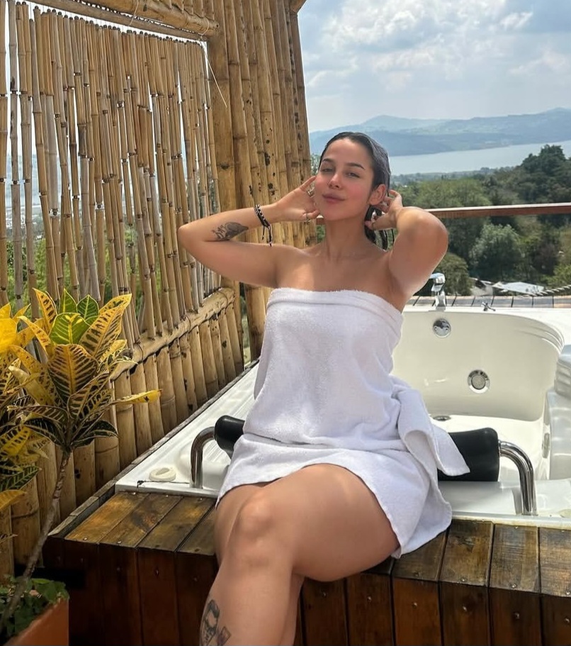 Available for all kind of sexy fun and body massage