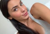 Mia Esther