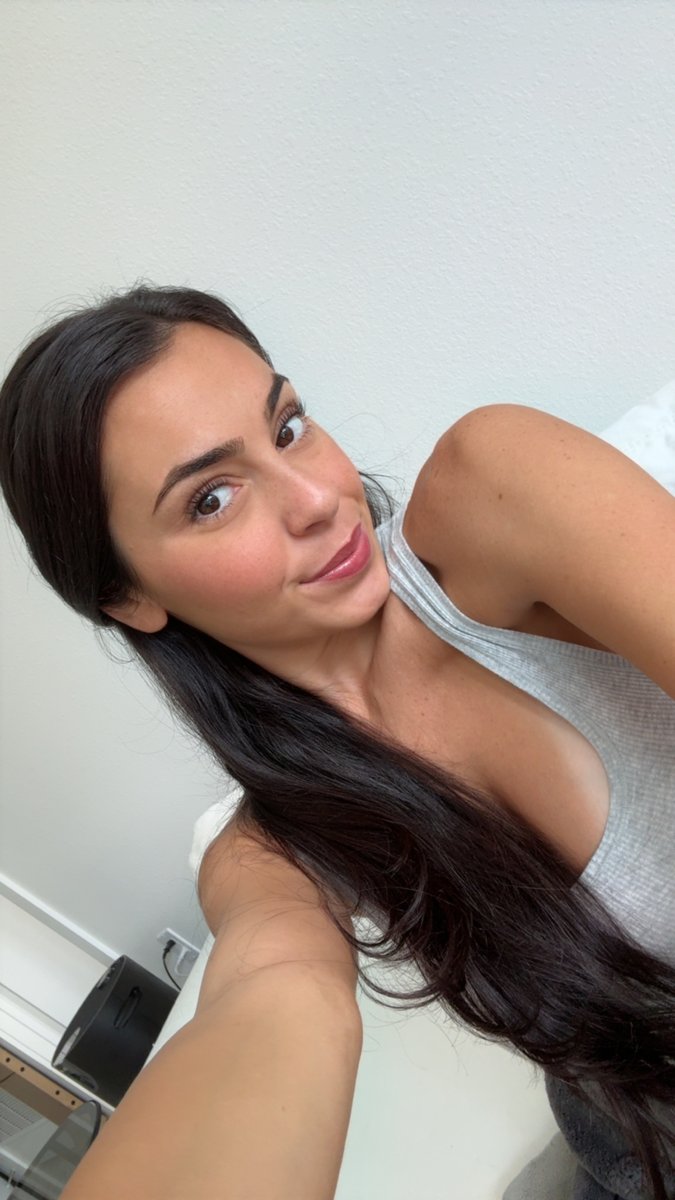 Mia Esther