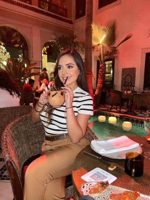 Beautiful and sexy student – first time here!