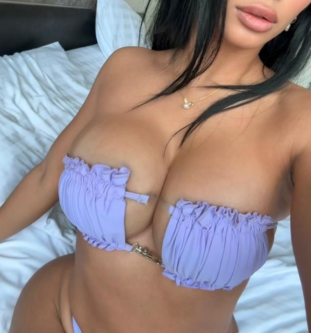 PARTY🥂NAUGHTY👅💦 HOTTEST BRUNETTE❤️‍🔥🍫